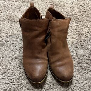 Lucky Brand Tan Ankle Booties